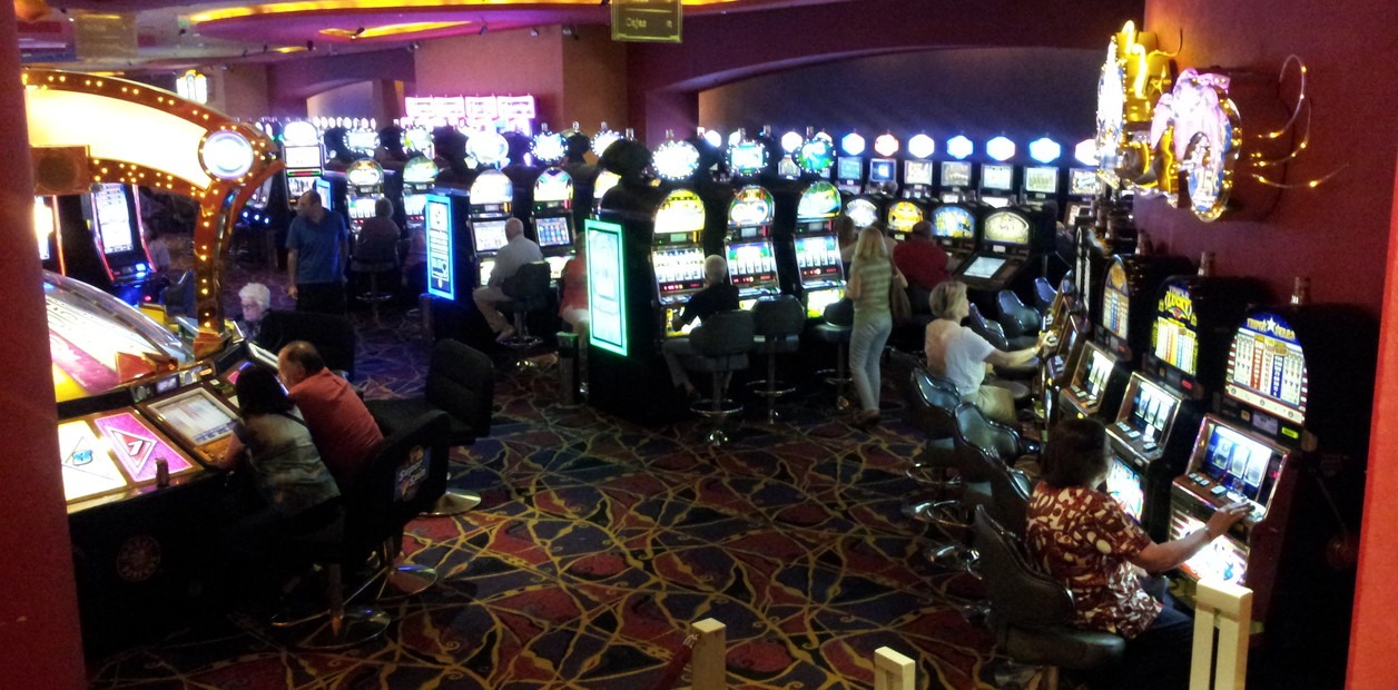 Atmosfærevisning av det indre av Kyrvaeksion casino salong