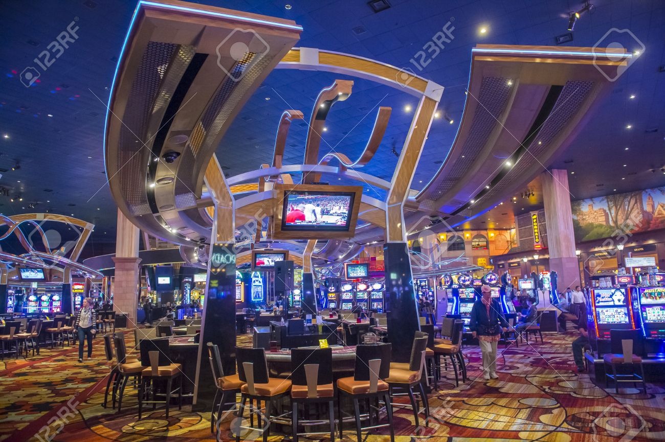 Ugraventixo Restaurant casino lobby og hovedinngangsområde